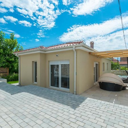 Villa Donato With Jacuzzi Zadar Buitenkant foto